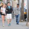 Jesse McCartney avec une jolie inconnue dans les rues de Beverly Hills, le 22 janvier 2013.