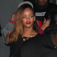 Rihanna, diablement sexy, se dévoile sans soutien-gorge en robe transparente