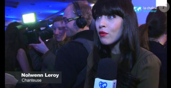 Nolwenn Leroy s'exprime au 11e Dîner de la mode, au micro de la Chaîne du coeur, à Paris, le 24 janvier 2013.