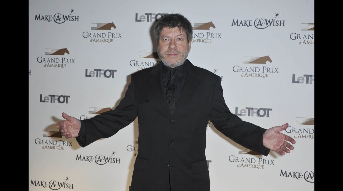 Photo : Régis Laspalès lors du dîner de gala du 92e Prix d'Amérique, le