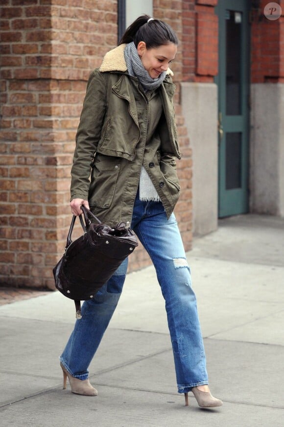 Katie Holmes quitte le Greenwich Hotel de New York avec le sourire, ce 29 janvier 2013.