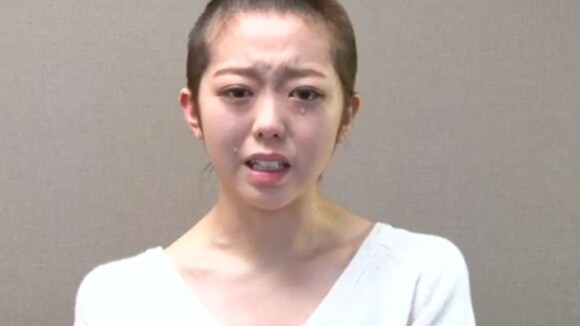 Minami Minegishi: Pour avoir fauté avec un homme, la chanteuse se rase le crâne