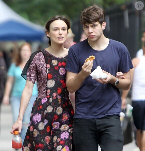 Keira Knightley et son rocker de petit-ami James Righton, à New York, le 30 juillet 2012. B