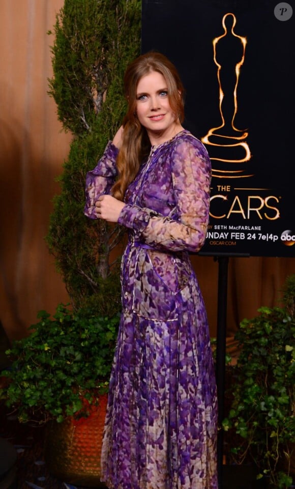 Amy Adams délicieuse tout en fleur pour le déjeuner des nommés aux Oscars 2013, à Los Angeles, le 4 février 2013.