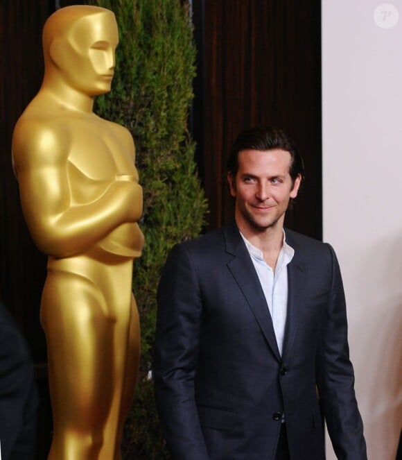 Bradley Cooper tout en charme pour le déjeuner des nommés aux Oscars 2013 à Los Angeles, le 4 février 2013.