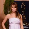 Jennifer Lawrence très maquillée pour le déjeuner des nommés aux Oscars 2013 à Los Angeles, le 4 février 2013.