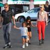 Johnny et Laeticia Hallyday font du shopping avec leurs filles Jade et Joy à Los Angeles, le 27 Septembre 2012.