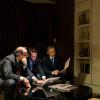 Barack Obama au côté de Jon Favreau et David Axelrod au Chicago Hotel, le 31 décembre 2012.