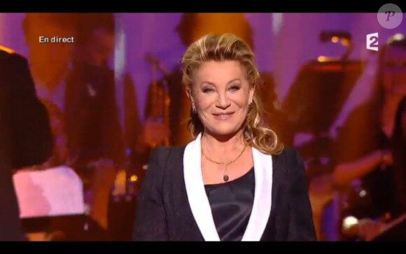 Sheila interprète "Bang Bang" lors des Victoires de la Musique, sur France 2 le 8 février 2013.