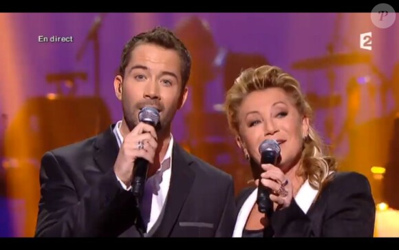 Emmanuel Moire et Sheila interprètent "Bang Bang" lors des Victoires de la Musique, sur France 2 le 8 février 2013.