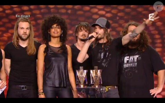 Shaka Ponk remporte le trophée du meilleur spectacle lors des Victoires de la Musique, sur France 2 le 8 février 2013.