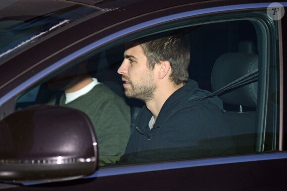 Gerard Piqué va fêter son anniversaire commun avec sa compagne Shakira, le 2 février 2013 dans sa maison de Barcelone.