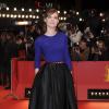 Louise Bourgoin arpente avec élégance le tapis rouge pour le film La Religieuse à la 63e Berlinale le 10 février 2013.