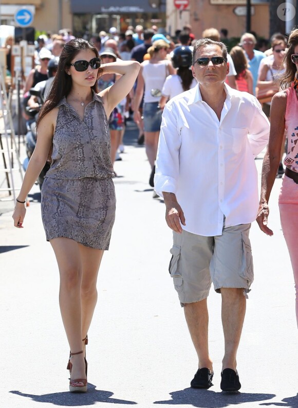 Eric Besson et son épouse Yasmine à Saint-Tropez, le 12 juilet 2012.