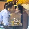 Exclu : Eric Besson et Yasmine, amoureux comme au premier jour, dans les rues de Paris, février 2013.