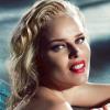 Eva Herzigova pose pour la campagne printemps-été 2013 de Brian Atwood.