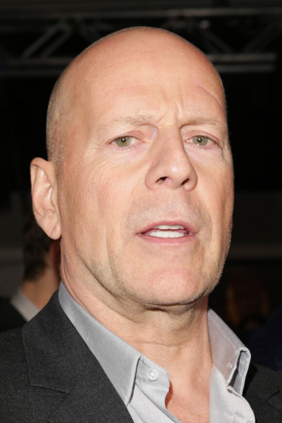 Bruce Willis ici lors d'une soirée à l'AMC Empire de New York le 13 février 2013, s'est excusé après sa déroutante prestation sur la BBC la semaine passée.