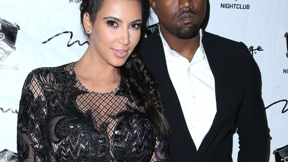 Kim Kardashian et Kanye West : Ils retardent un avion de 50 minutes