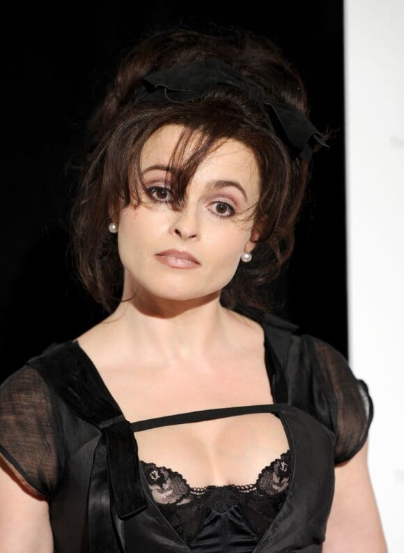 Helena Bonham Carter sexy et décolleté lors des London Film Critics' Circle Film Awards le 20 janvier 2013.