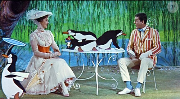 Les pingouins de Mary Poppins, effets spéciaux rendus possible par les techniques d'insertion développées par Petro Vlahos.