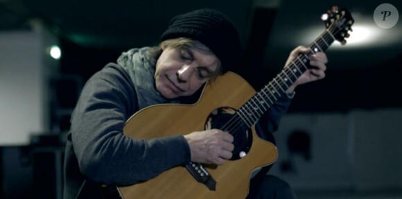 Nouveau clip des Enfoirés, "attention au départ", dévoilé le samedi 16 février 2013.