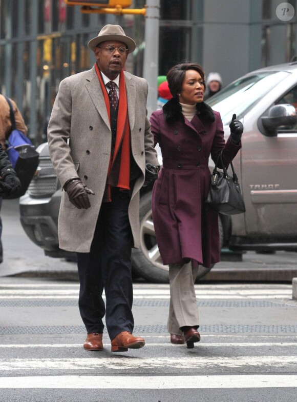 Forest Whitaker et Angela Bassett en action sur le tournage du film Black Nativity à Times Square, New York City, le 5 février 2013.