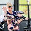 Anna Faris lors d'une séance shopping avec son adorable Jack, accompagnée de ses parents à West Hollywood le 15 février 2013