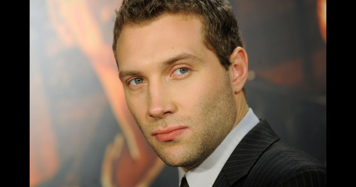 Jai Courtney (Die Hard 5) : Admiratif de son père le 'gourou' Bruce Willis