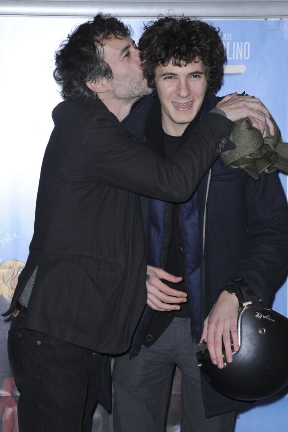 Eric Elmosnino et Vincent Lacoste lors de l'avant-première du film Ouf de Yann Coridian au MK2 Bibliothèque a Paris le 19 février 2013.
