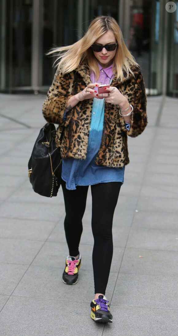 Fearne Cotton (enceinte) à Londres, le 18 décembre 2012.