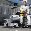 Lewis Hamilton présentait sa nouvelle voiture, la Mercedes AMG F1 W04 à Jerez le 4 février 2013 en compagnie de son coéquipier Nico Rosberg