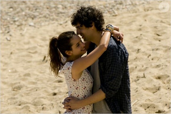 Image du film Des gens qui s'embrassent avec Clara Ponsot et Max Boublil