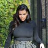 Kim Kardashian, enceinte, sort de sa maison à Los Angeles, elle se rend à une réunion de production, le 22 février 2013.