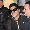Diego Armando Maradona lors de son arrivée à l'aéroport Fiumicino de Rome le 25 février 2013