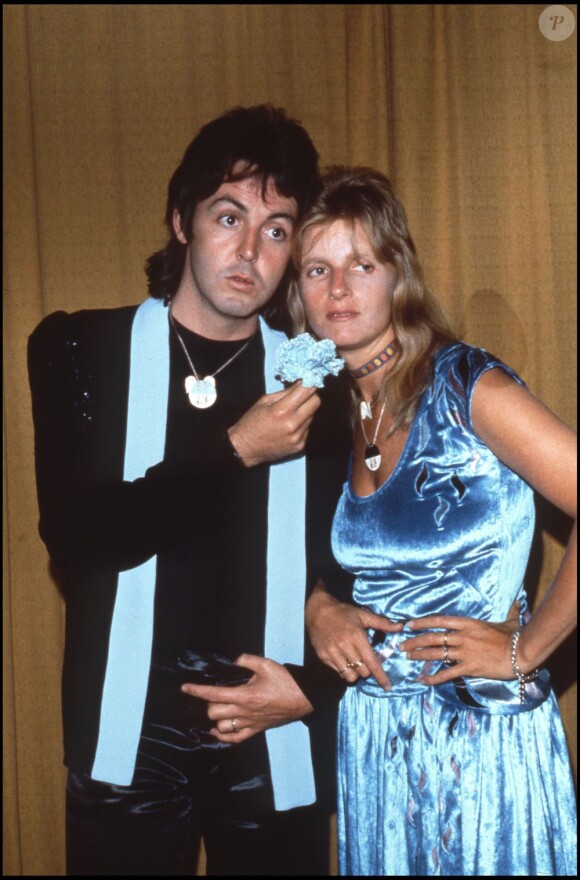 Paul McCartney et sa femme Linda à Atlanta en 1977. Linda est décédée en 1998 d'un cancer.