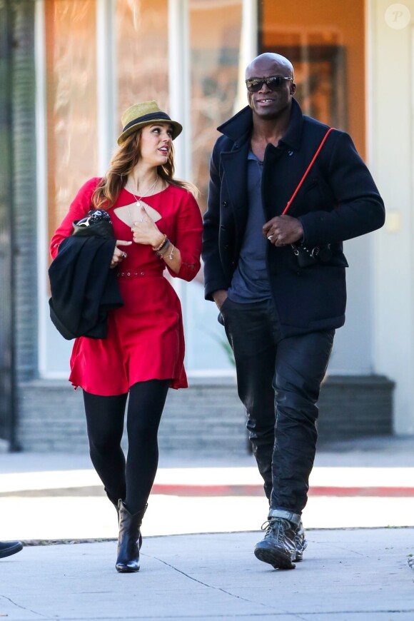 Seal et une belle inconnue, dans les rues de Beverly Hills, le 27 février 2013.