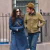 Liv Tyler se promène avec un mystérieux inconnu à New York, le 26 février 2013. Le duo vient de déjeuner ensemble.
