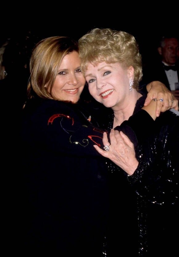 Carrie Fisher et sa mère Debbie Reynolds en 1999