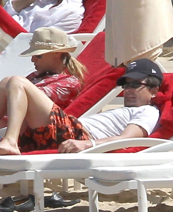 Michael J. Fox et sa femme Tracy sur une plage de Saint-Barthélemy, le 1er mars 2013. L'acteur profite de quelques jours de détente au soleil.