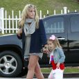 Exclu - Britney Spears et sa fille Maddie Aldridge, dans les rues de Brentwood à Los Angeles, le 5 mai 2012.