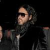 Russell Brand quitte le club Embassy à Londres le 6 mars 2013.