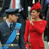 Le prince William et Kate Middleton, habillée en Alexander McQueen, lors des célébrations du jubilé de diamant de la reine, à Londres, le 3 juin 2012.