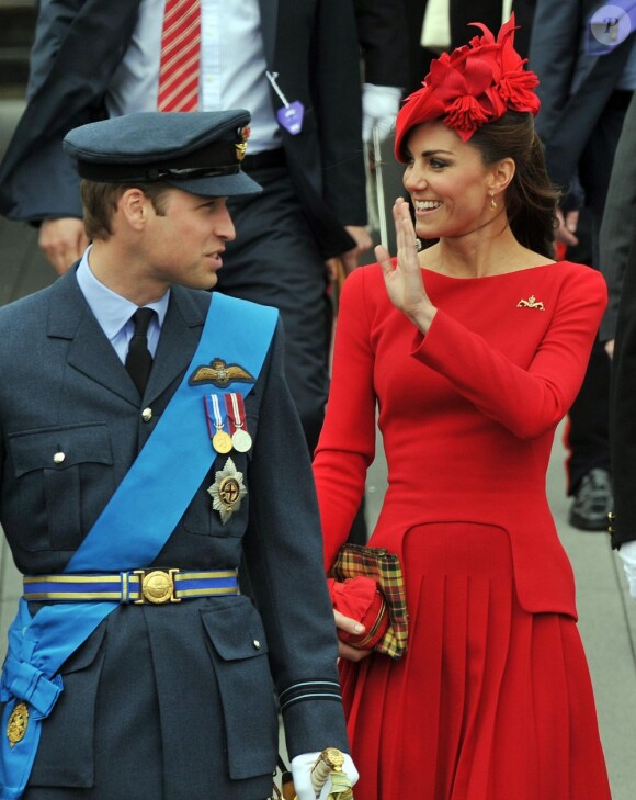 Le prince William et Kate Middleton, habillée en Alexander McQueen, lors des célébrations du jubilé de diamant de la reine, à Londres, le 3 juin 2012.