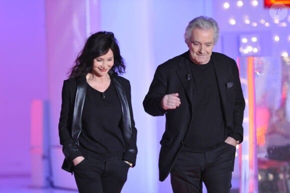 Les acteurs Evelyne Bouix et Pierre Arditi à l'enregistrement de l'émission Vivement Dimanche à Paris le 27 février 2013 et qui sera diffusée le 3 mars.