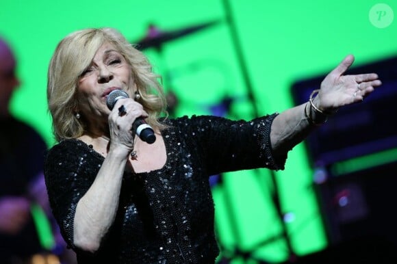 Nicoletta au gala "2000 femmes chantent contre le cancer" à l'Olympia de Paris, le 7 mars 2013.