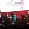 Les Stentors et China Moses au gala "2000 femmes chantent contre le cancer" à l'Olympia de Paris, le 7 mars 2013.