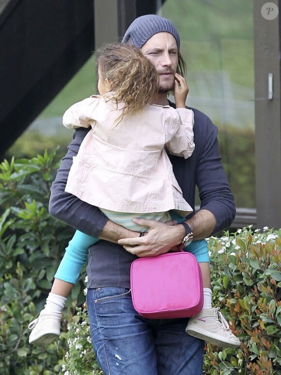 Gabriel Aubry est allé chercher sa fille Nahla à l'école à Los Angeles. Le 8 mars 2013.