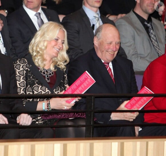 Mette-Marit et le roi Harald de Norvège - Ouverture des célébrations de commémoration du centenaire du droit de vote des femmes à Kristiansand en Norvège, le 8 mars 2013.
