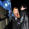 Abbey Clancy surprise par un cadeau inattendu lors du concert du groupe The Enemy à l'O2 Academy de Liverpool le 9 mars 2013