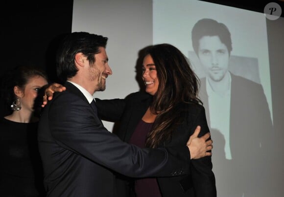 Lola Dewaere (portant une veste Zapa et des bijoux Montblanc) et Raphaël Personnaz lors de la remise des prix Patrick Dewaere et Romy Schneider à Paris le 11 mars 2013
